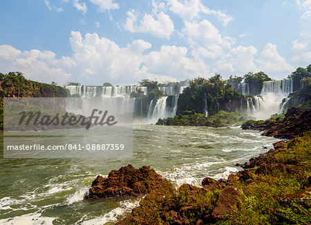 View of the Iguazu Falls, UNESCO World Heritage Site, Puerto Iguazu, Misiones, Argentina, South America