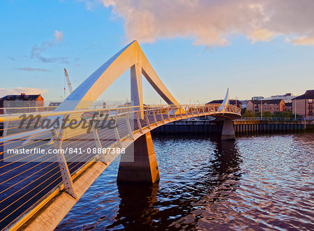 View of the River Clyde and the Tradeston Bridge, Glasgow, Scotland, United Kingdom, Europe