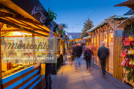 Christmas Market on Waisenhausplatz, Bern, Jungfrau region, Bernese Oberland, Swiss Alps, Switzerland, Europe