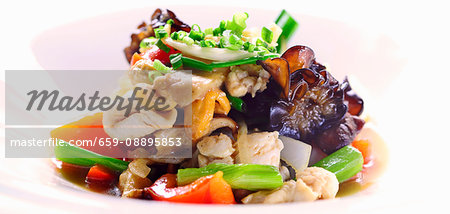 Wok-fried vegetables with chicken