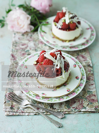 Mini Raspberry Cheesecakes