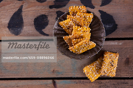 Sweet potato crackers with sesame seeds