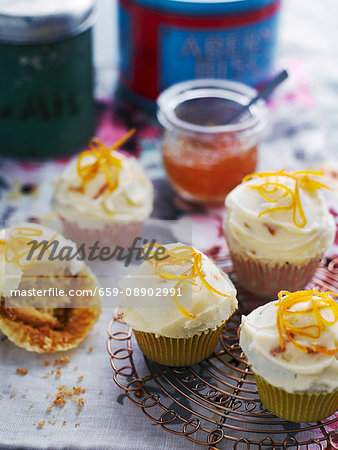 Cupcakes with buttercream and orange zest