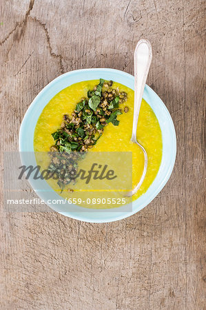 Courgette soup with mung beans