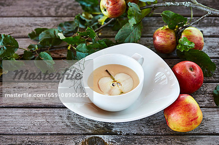 Foamy apple soup