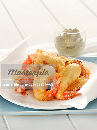 Gamberi in pastella con tartara (baked prawns with tartare sauce, Italy)