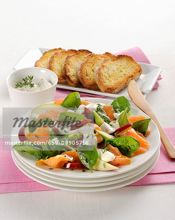 Smoked salmon with apple and baby spinach Smoked salmon with apple and baby spinach