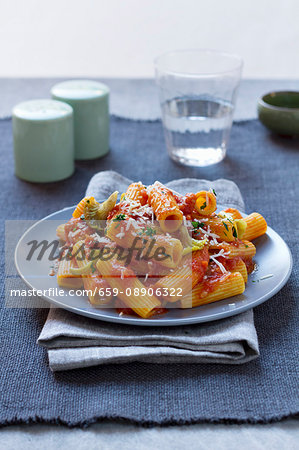 Rigatoni with tomato sauce, mushrooms, parsley and Parmesan