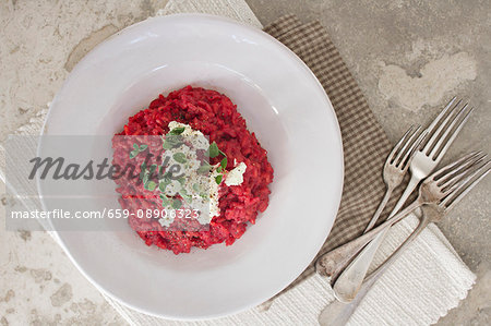 Beetroot risotto with goats' cheese