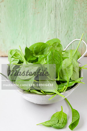 Spinach leaves in a bowl