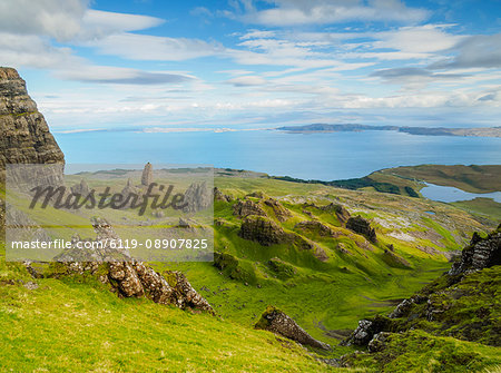 View of the Old Man of Storr, Isle of Skye, Inner Hebrides, Scotland, United Kingdom, Europe