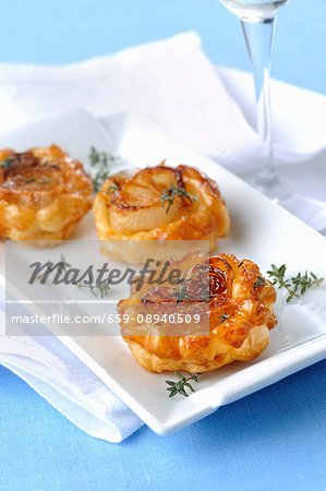 Mini tarte tatins with white onions