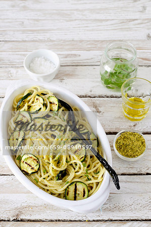 Spaghetti with grilled courgettes and pistachio pesto