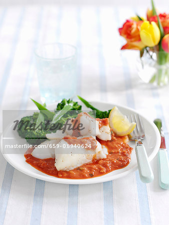 Fish in tomato sauce with broccoli