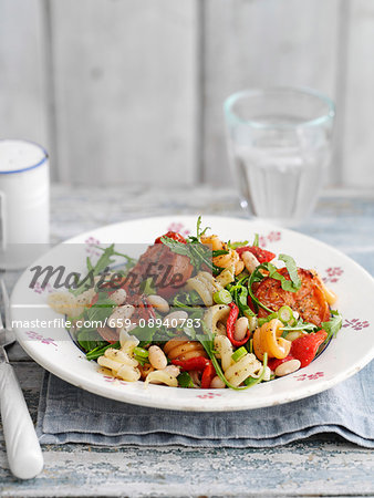 Pasta salad with tomatoes and roasted garlic