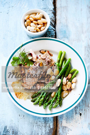 Salmon with green asparagus and beans Salmon with green asparagus and beans