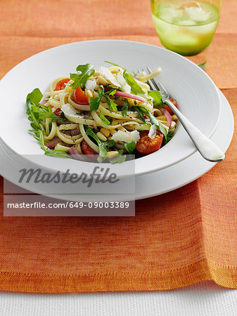 Bowl of pasta with vegetables