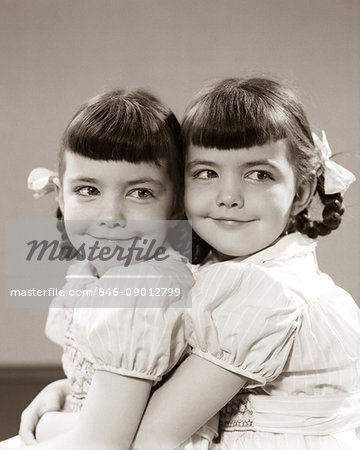 1940s 1950s TWIN GIRLS SMILING HUGGING