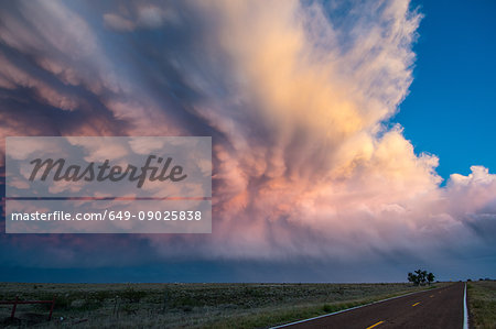 Beautiful display of mammatus clouds over New Mexico desert landscape, USA