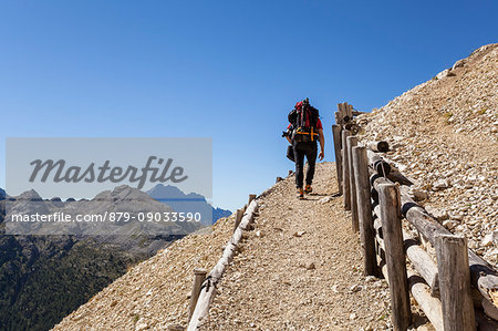 Europe, Italy, Veneto, Belluno, Cortina d Ampezzo. Hikers toward the Piccolo Lagazuoi, Dolomites
