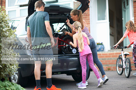 Family packing car for holiday