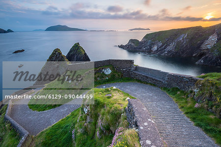 Dunquin pier (Dún Chaoin), Dingle peninsula, County Kerry, Munster province, Ireland, Europe.