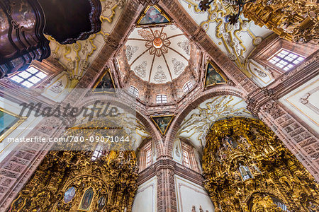 Interior of the Templo Valenciana Church showing the ornate ceiling and the gilded carvings, Guanajuato City, Mexico