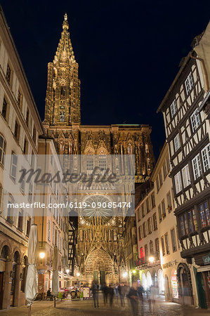 Cathedral Notre-Dame at night, Strasbourg, Alsace, Bas-Rhin Department, France, Europe