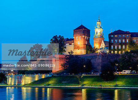 Wawel Royal Castle and Vistula River at twilight, Cracow, Lesser Poland Voivodeship, Poland, Europe Wawel Royal Castle and Vistula River at twilight, Cracow, Lesser Poland Voivodeship, Poland, Europe