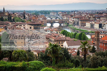 Florence panorama from Piazzale Michelangelo with Ponte Vecchio, Florence, UNESCO World Heritage Site, Tuscany, Italy, Europe
