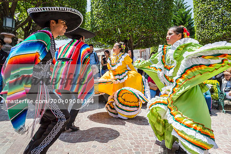 Group of Mexican dancers performing in the streets of San Miguel de Allende, Mexico