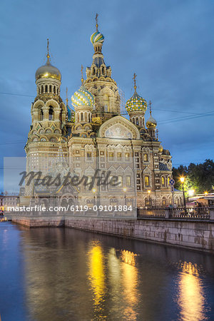 Evening, Church on Spilled Blood (Resurrection Church of Our Saviour), UNESCO World Heritage Site, St. Petersburg, Russia, Europe