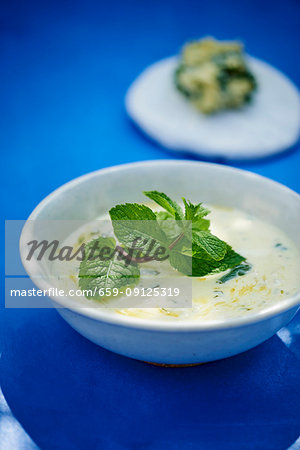 Yoghurt soup with mint