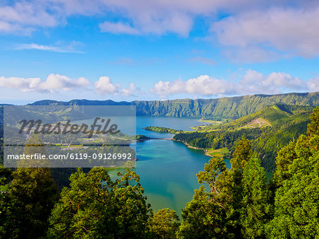 Lagoa das Sete Cidades, elevated view, Sao Miguel Island, Azores, Portugal, Atlantic, Europe