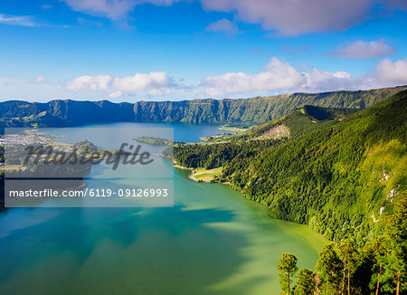 Lagoa das Sete Cidades, elevated view, Sao Miguel Island, Azores, Portugal, Atlantic, Europe