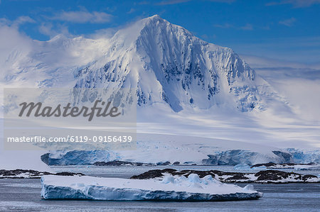 Misty Mount William, glaciers and icebergs, sunny weather, Anvers Island, from Bismarck Strait, Antarctic Peninsula, Antarctica, Polar Regions