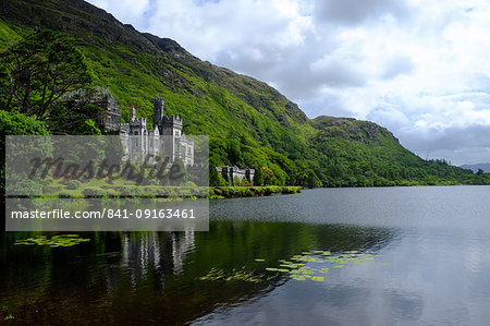 Kylemore Abbey in Connemara, County Galway, Connacht, Republic of Ireland, Europe