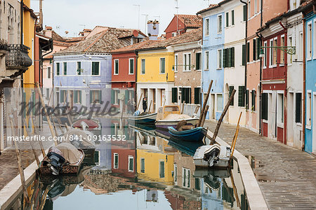 Canal, Burano, Venice, UNESCO World Heritage Site, Veneto Province, Italy, Europe