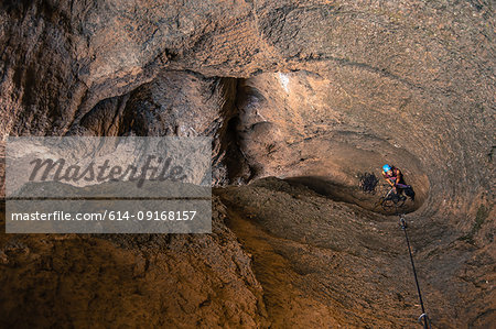 Man rock climbing, high angle view, Smith Rock State Park, Terrebonne, Oregon, United States