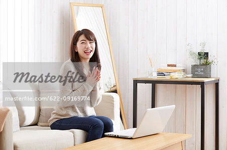 Japanese woman buying online