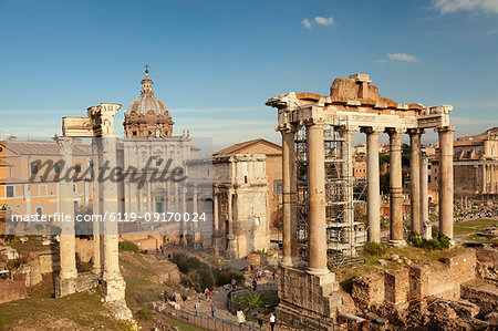 Roman Forum (Foro Romano), Temple of Saturn and Arch of Septimius Severus, UNESCO World Heritage Site, Rome, Lazio, Italy, Europe