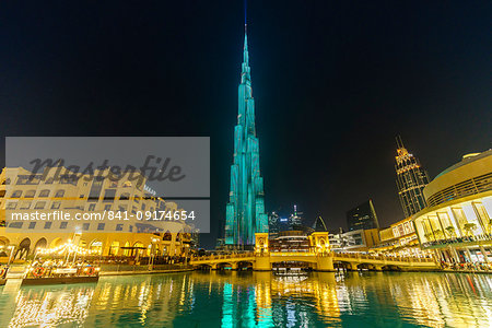 Burj Khalifa Light Show, Dubai Mall and Burj Khalifa Lake, Dubai, United Arab Emirates, Middle East