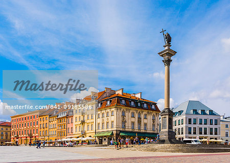 Sigismund's Column and buildings in Plac Zamkowy (Castle Square), Old Town, UNESCO World Heritage Site, Warsaw, Poland, Europe