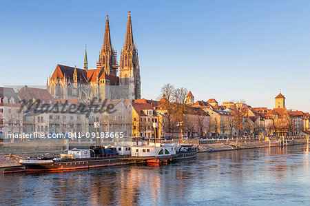 View to the Cathedral of St. Peter, Regensburg, Bavaria, Germany, Europe