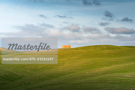 Farmhous in Orcia valley Europe, Italy, Tuscany, Siena district, San Quirico