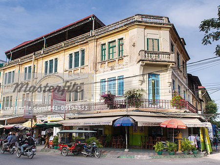 A building in the old French Quarter by the post office, Phnom Penh, Cambodia, Indochina, Southeast Asia, Asia