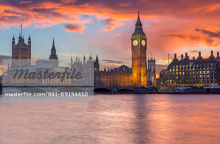 Houses of Parliament at sunset, UNESCO World Heritage Site, Westmister, London, England, United Kingdom, Europe Houses of Parliament at sunset, UNESCO World Heritage Site, Westmister, London, England, United Kingdom, Europe