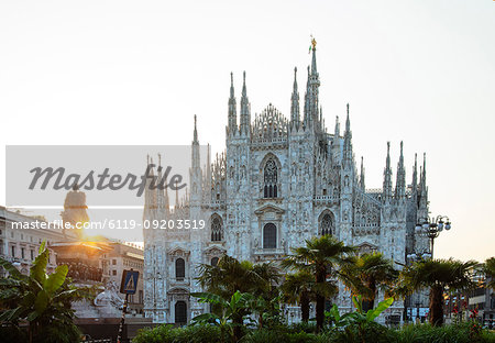 Duomo (Milan Cathedral) and statue of Vittorio Emanuele II, Milan, Lombardy, Italy, Europe