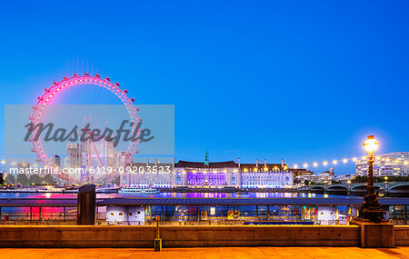 The London Eye, a ferris wheel on the South Bank of the River Thames, London, England, United Kingdom, Europe