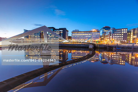 Tradeston Bridge, Squggily Bridge, International Financial Services District, Glasgow, Scotland, United Kingdom, Europe